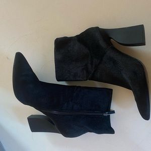 Halston boots size 8.5